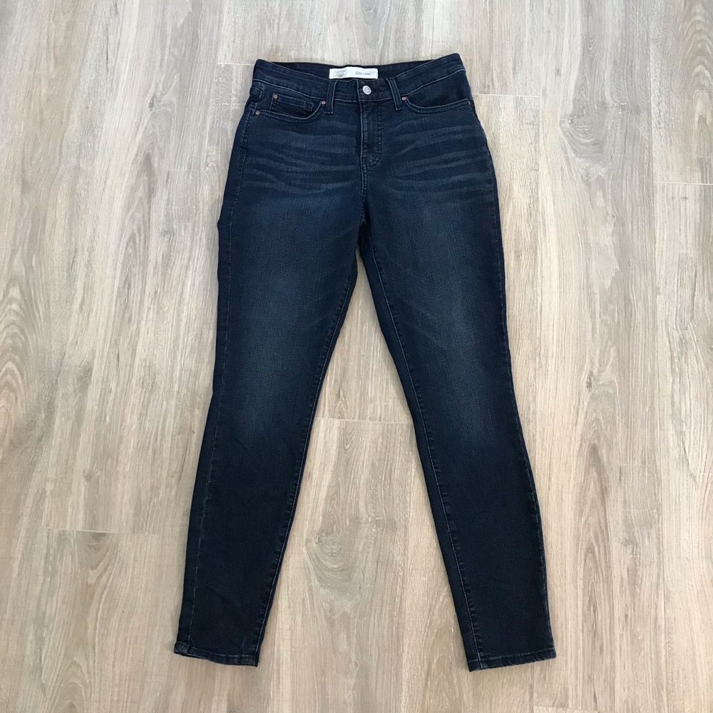 Levi Strauss Signature Totally Shaping Skinny